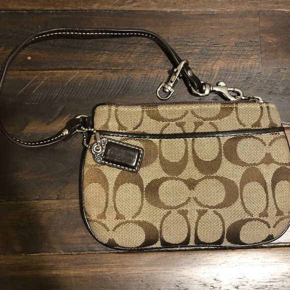 Coach | Brown Signature Wristlet - Picture 1 of 3